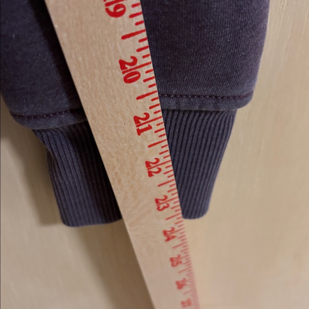 Carhartt Women’s light muted purple Hoodie. XS - Picture 5 of 7